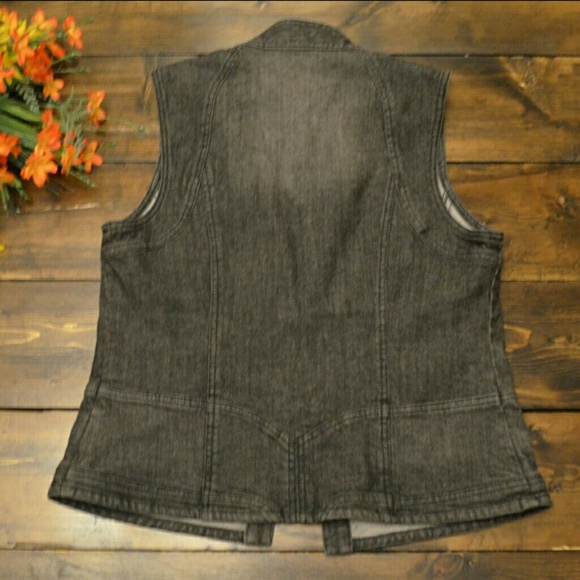 Stone Washed Studded Denim Vest Size 4 - Picture 2 of 4